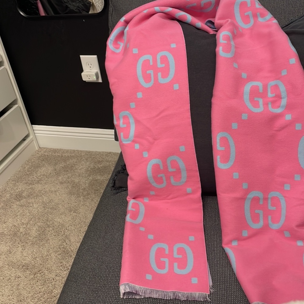 Gucci Wool Silk Jacquard GG Monogram Scarf Light Pink Sky Blue - Picture 6 of 7